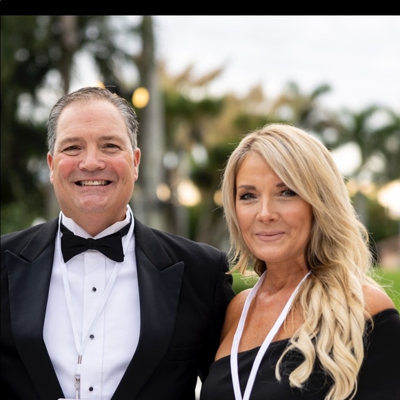 Meet your Posher, Kay - Picture 1 of 2